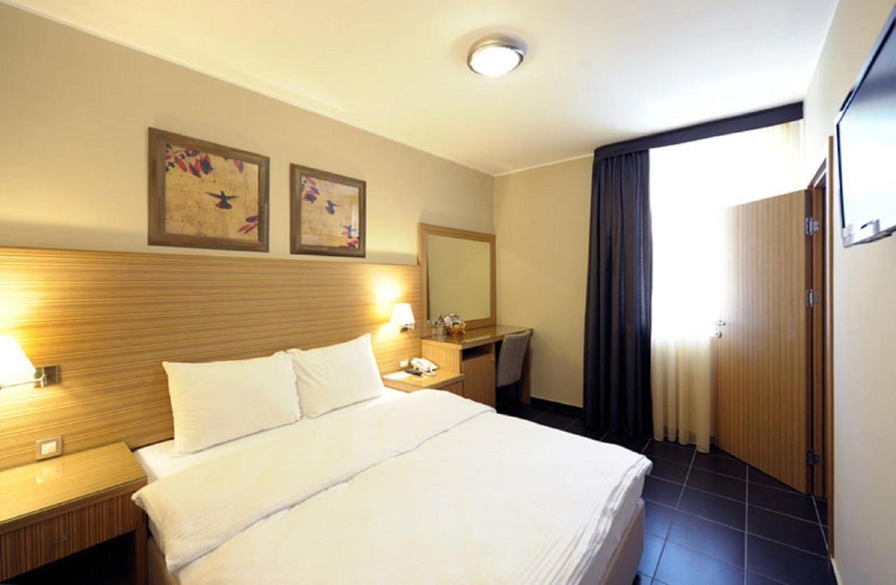 Hotel 1000 Ruza Белград Экстерьер фото