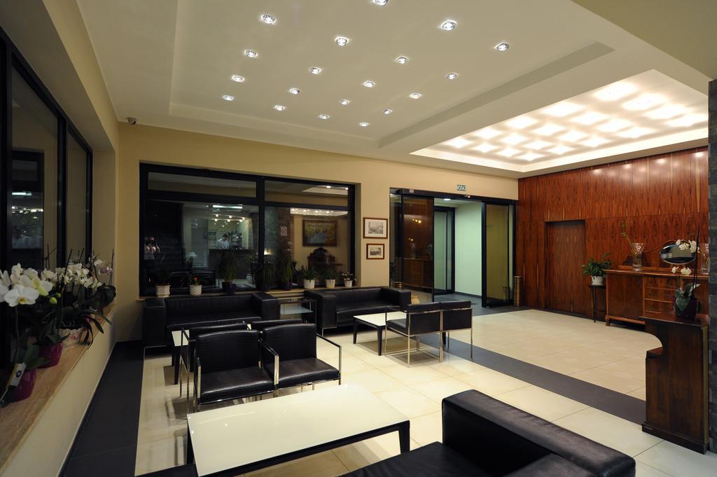 Hotel 1000 Ruza Белград Экстерьер фото